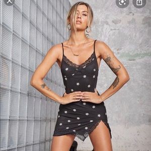 Daisy Bodycon Dress in Black Daisy